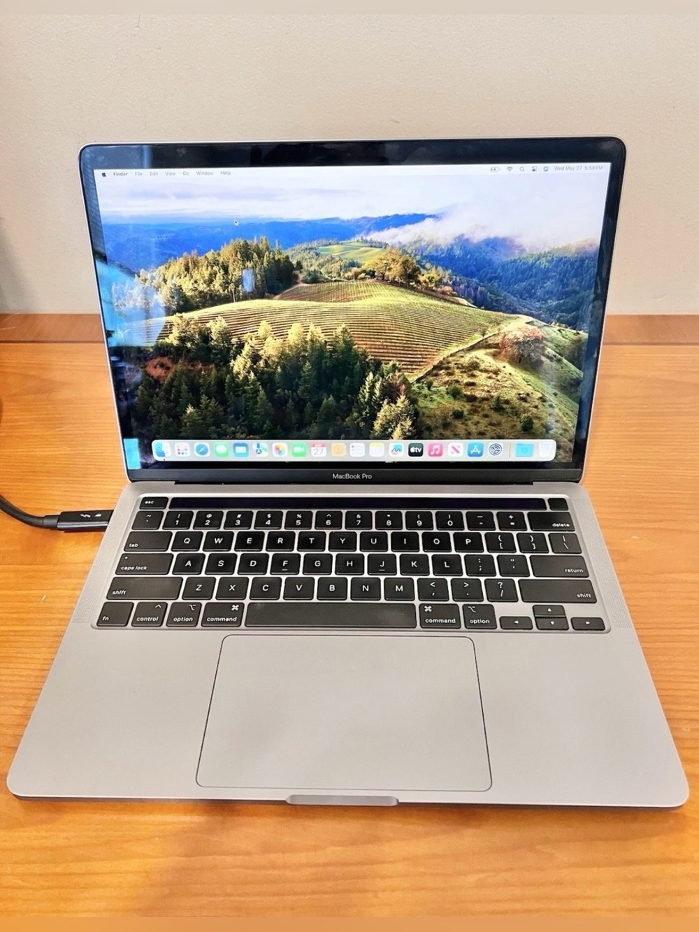 2020 Apple MacBook Pro 13inch 2.0Ghz Core i5 512GB 16GB 3733 MHz Ram A2251